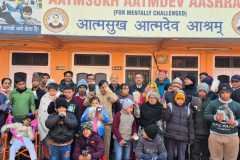 Sh. Nitin Khanna Distribute Socks and Gloves and 